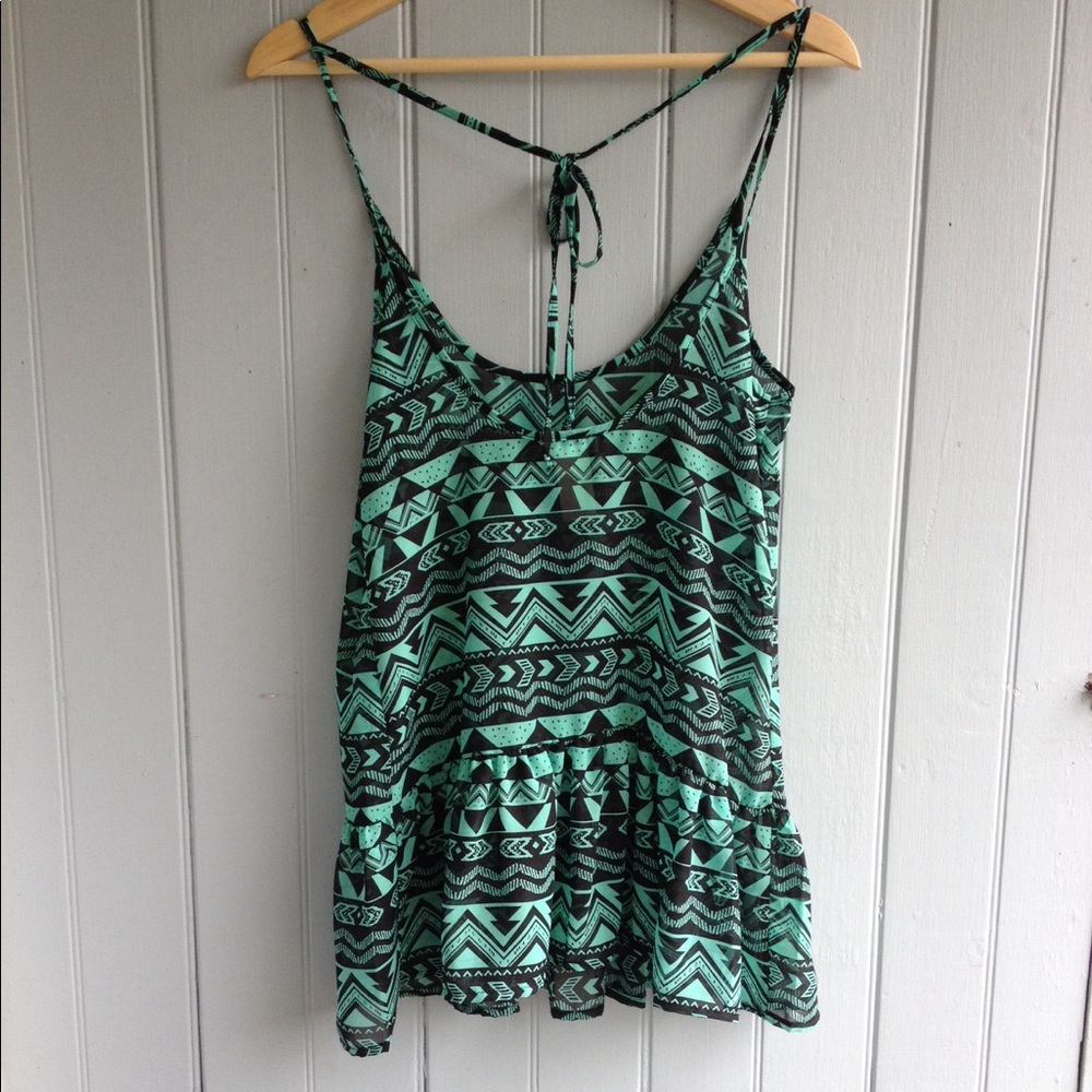 Geometric print strappy top